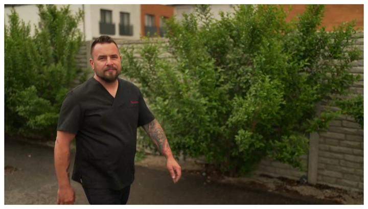 Bez servítky, Tomáš